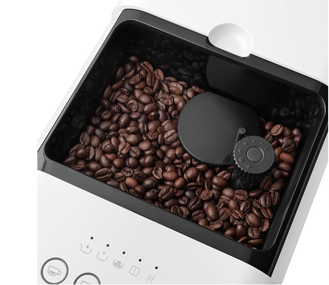 Smeg Kaffeevollautomat BCC02 mit Milchlanze Matt weiß Smeg Kaffeevollautomat BCC02 mit Milchlanze Matt weiß